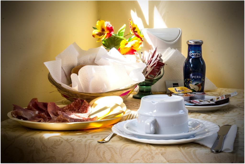 B&B Degli Amici Ciampino Extérieur photo