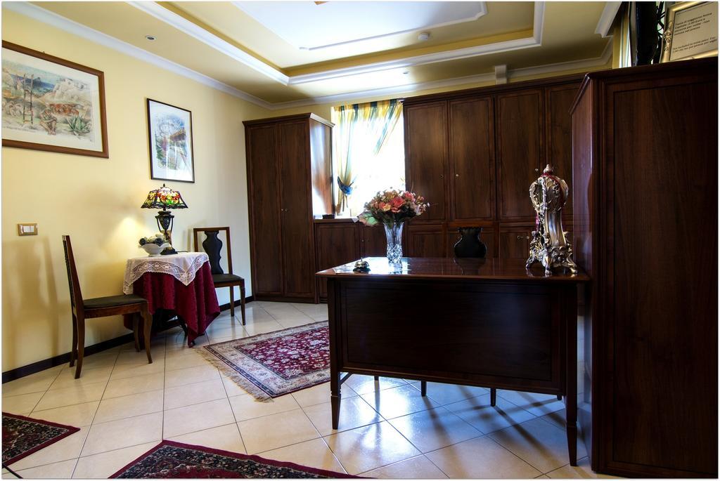 B&B Degli Amici Ciampino Extérieur photo